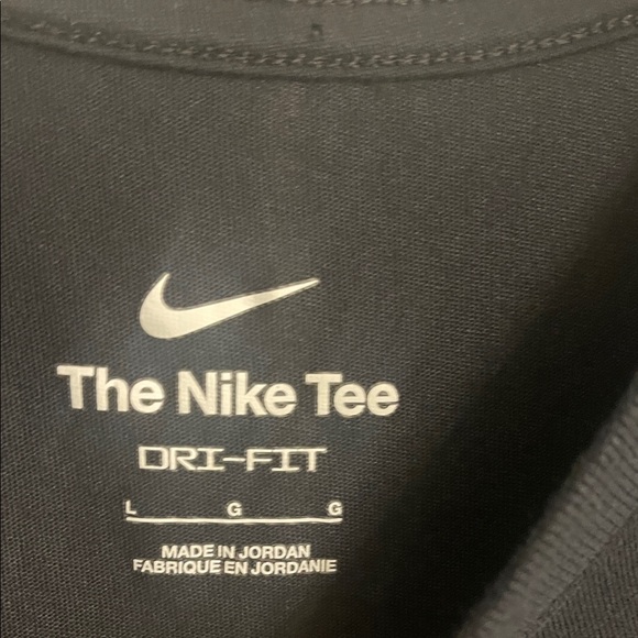 Nike Men's Drifit Black T-Shirt - Picture 2 of 2